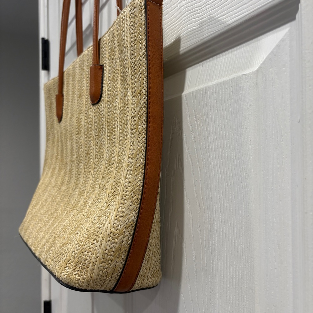 Atrie Tote - Picture 3 of 12